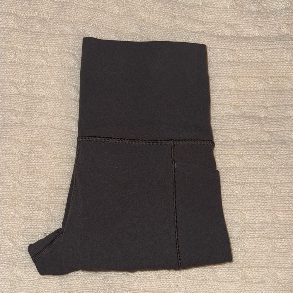 Athleta Salutation Stash 7/8 Tight